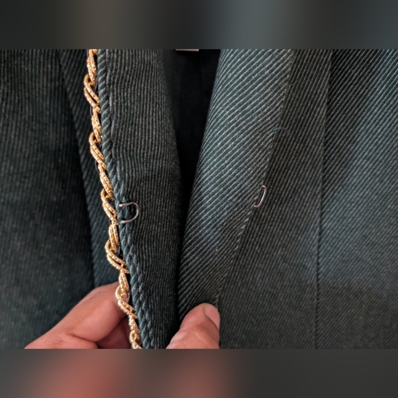 Elegant Green Jacket and Pants Combo with Gold Trim - Picture 11 of 16